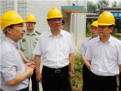 　　副省長(zhǎng)黃關(guān)春來海利常德公司檢查調(diào)研安全生產(chǎn)工作